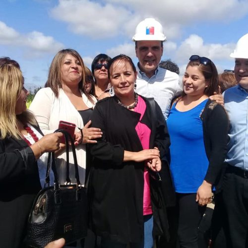 (28 de Diciembre) Junto al ministro de Vivienda, Cristián Monckeberg, quien anunció que se retomarán las obras del Tercer Puente; próximamente podremos contar con una gran infraestructura para las comunas de Temuco y Padre las Casas.