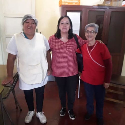 (27 de marzo 2019) En el Centro Diurno Integral del Adulto Mayor en la comuna de Curacautín, administrado y financiado en gran parte por el Municipio, cuenta con profesionales que se ocupan de la estadía de los más de 100 abuelitos que participan en este establecimiento.