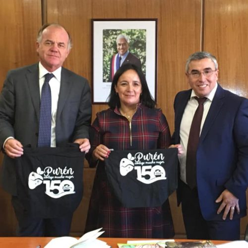 (13 de mayo 2019) Junto al alcalde de Purén y su equipo profesional, visitamos al ministro de Agricultura, con quien analizamos las características agro ecológicas de la comuna de Purén para la producción de la “Frutilla Blanca”. Se comprometió una agenda de desarrollo agrícola y pronta visita del Ministro a la comuna.